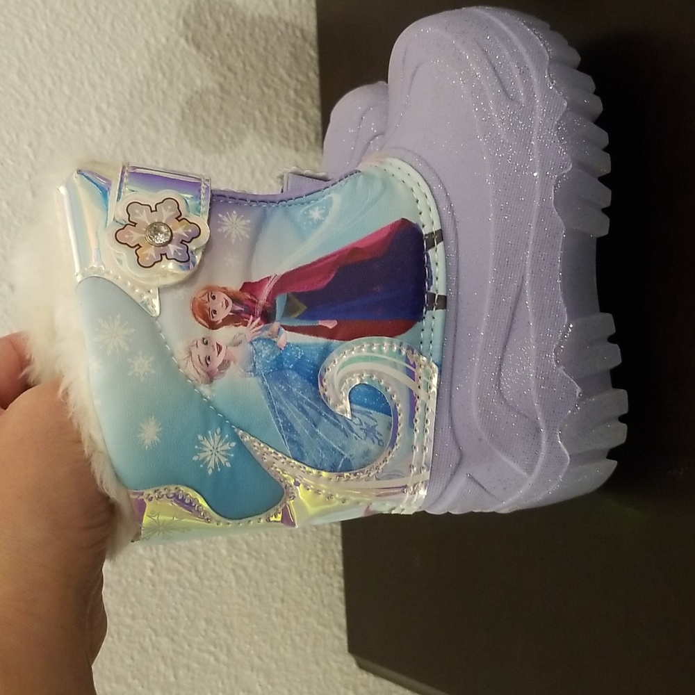 Disney Frozen light up boots - Picture 2 of 7